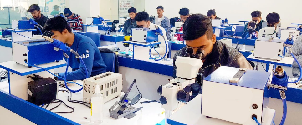 Mobile Repairing Course in Delhi – Complete Guide to Start a Career in Mobile Repair Industry Mobile Repairing Course in Delhi – Complete Guide to Start a Career in Mobile Repair Industry