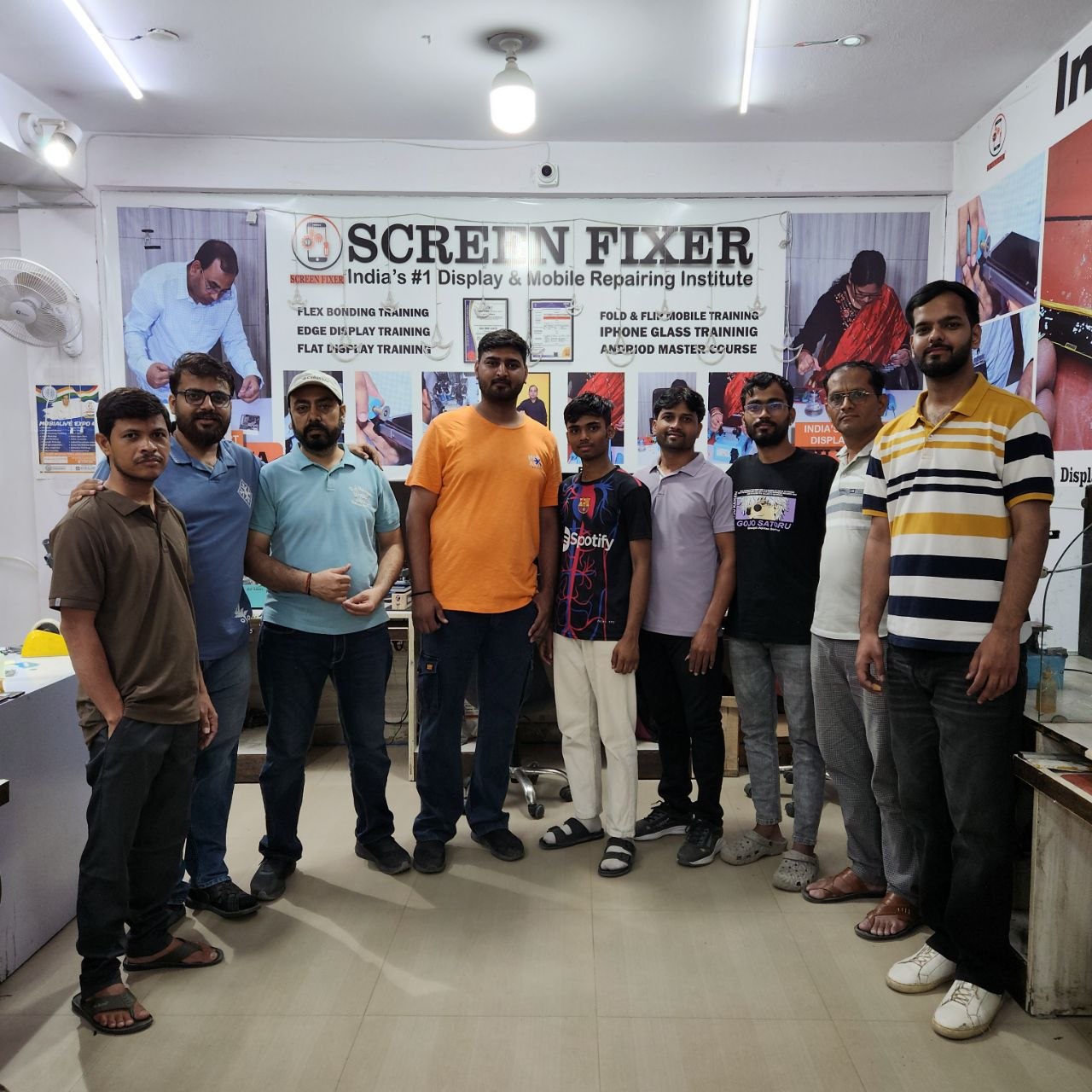 Screen Fixer Mobile Repairing Institute | Students