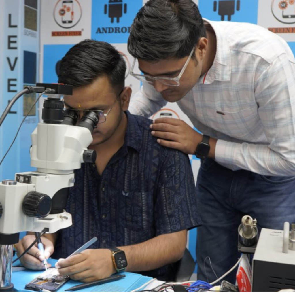 Skills You Will Learn in a Mobile Repairing Course?