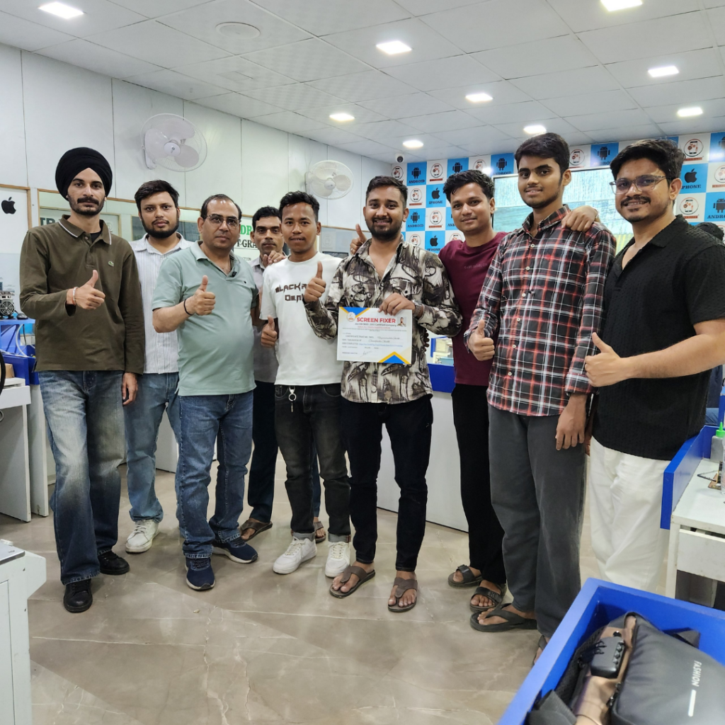 Why Choose Screen Fixer for a Mobile Repairing Course in Delhi?
